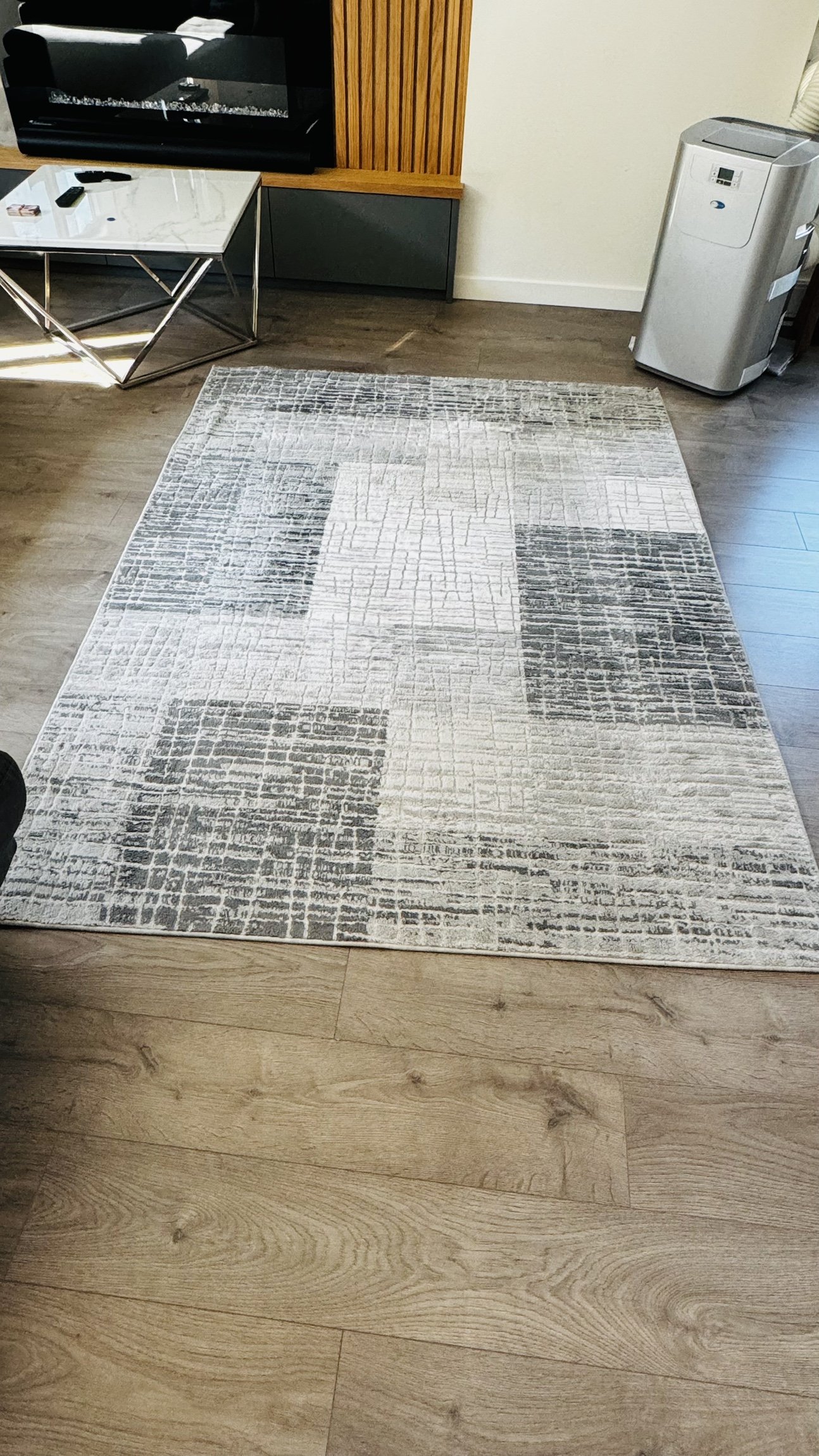 Grey and White Geometric Rug - photo 3