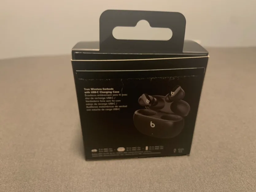 Beats Studio Buds image indicator(5)