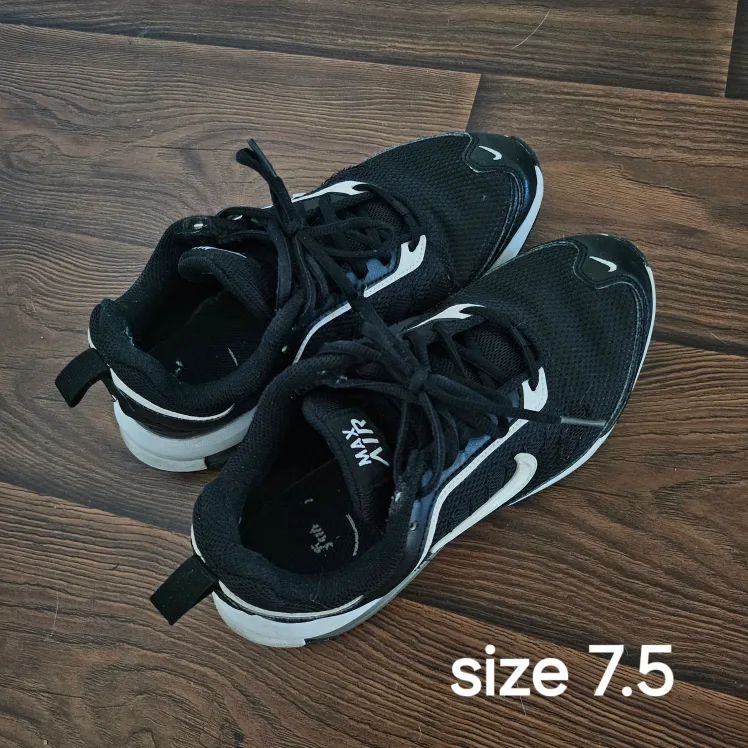 Nike/ Vans/ Converes image indicator(2)