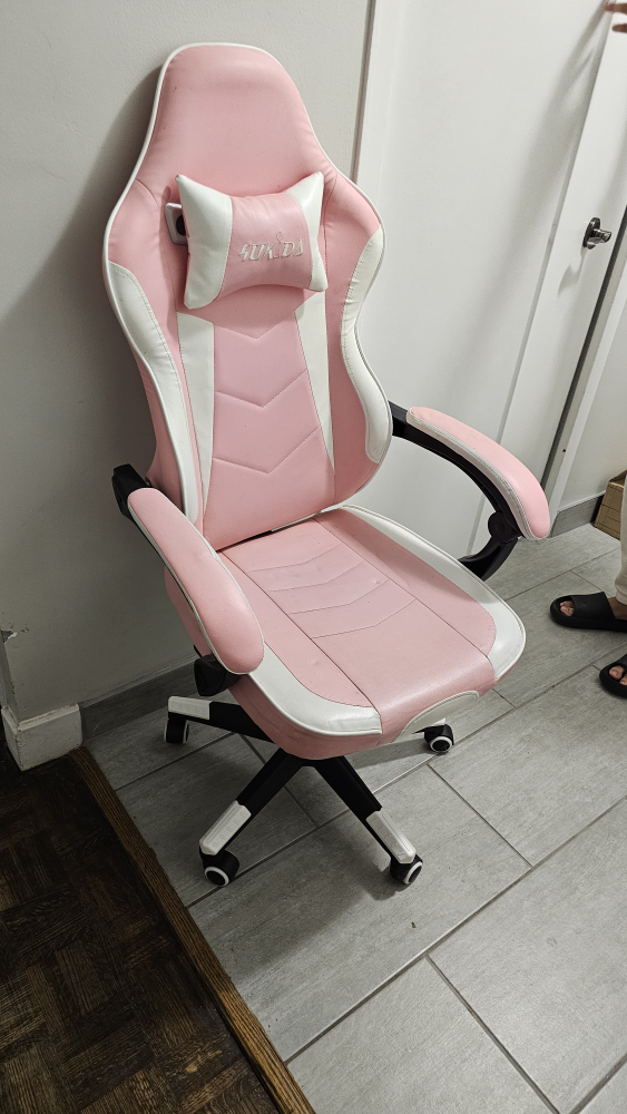 Pink and White Gaming Chair - photo 3