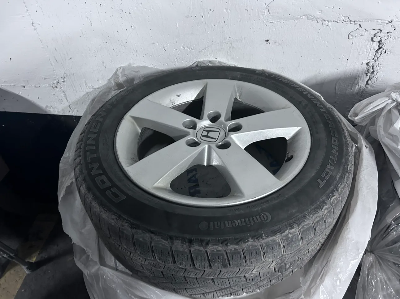 205/55r16 winter tires on Honda Wheel thumbnail