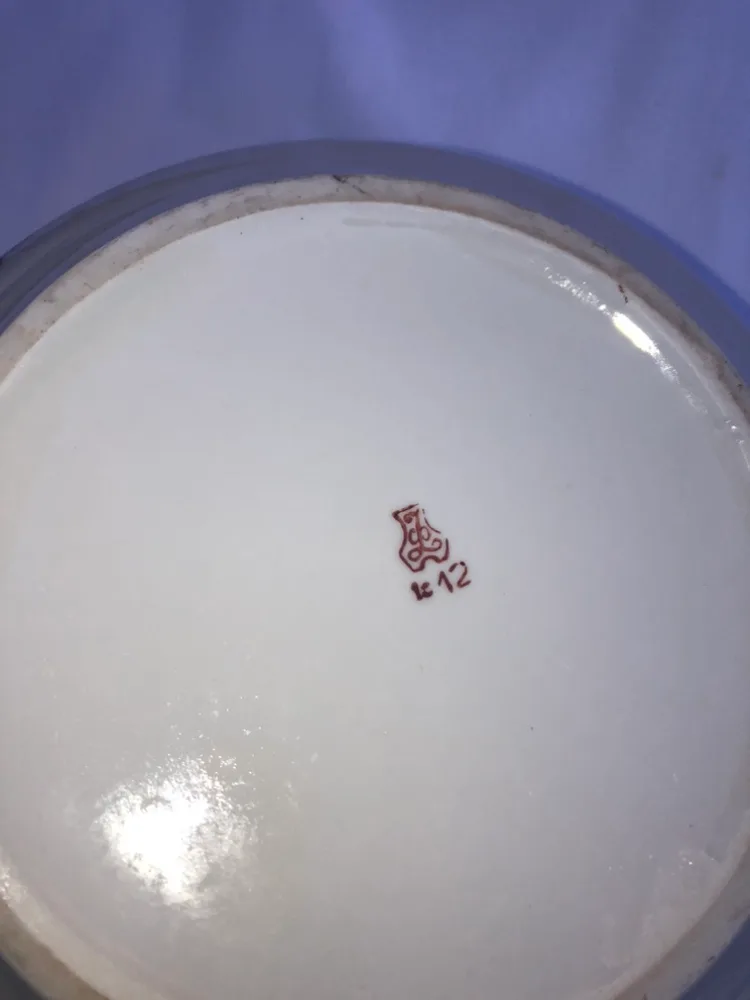 Floral Bone China Serving Bowl with Lid image indicator(8)