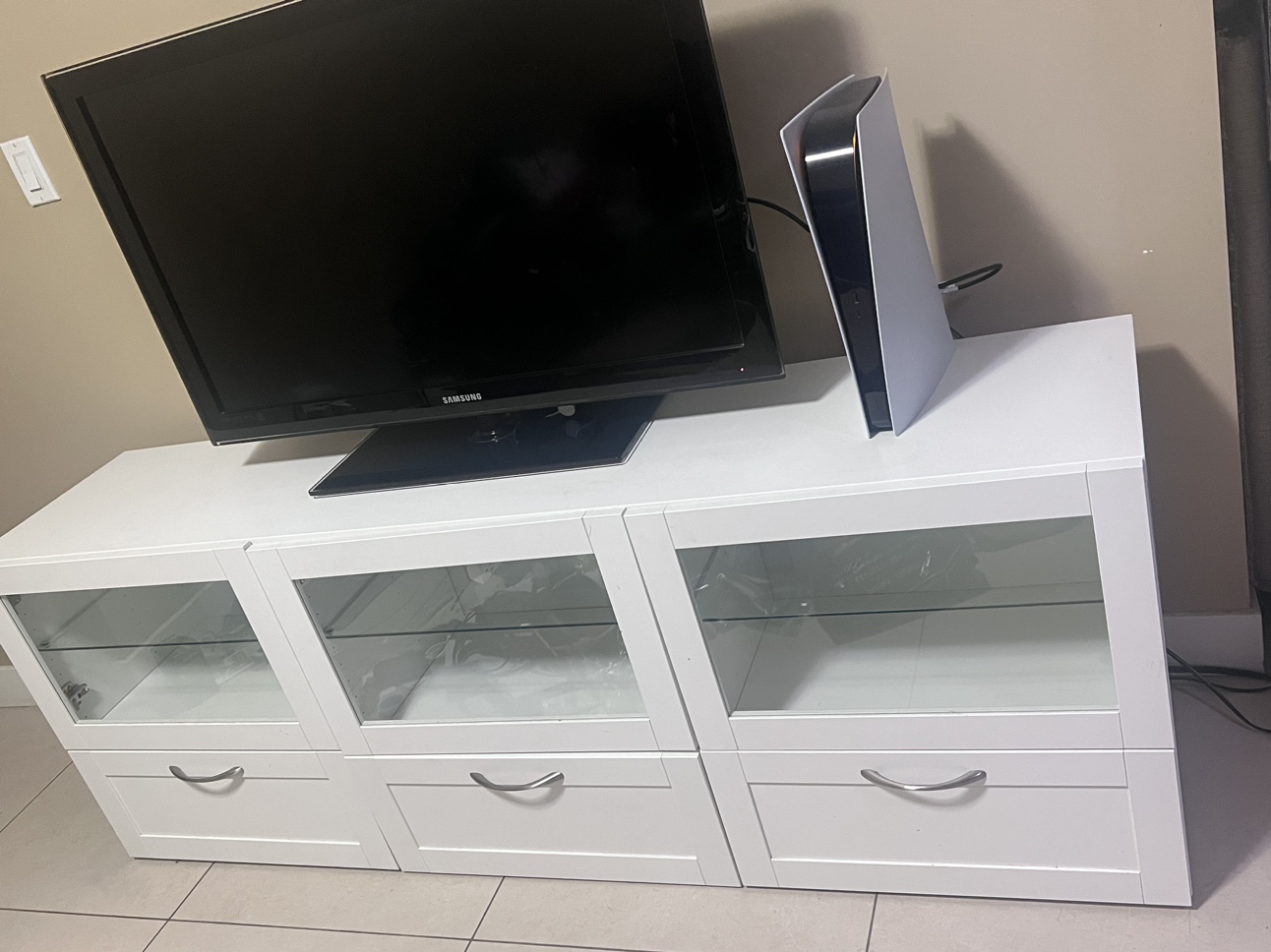 Ikea White TV Unit - photo 2