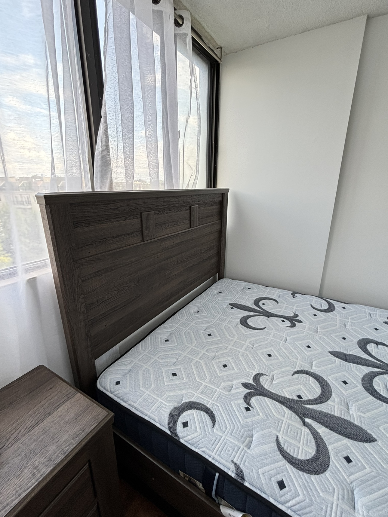 queen Bed Frame and box - photo 2