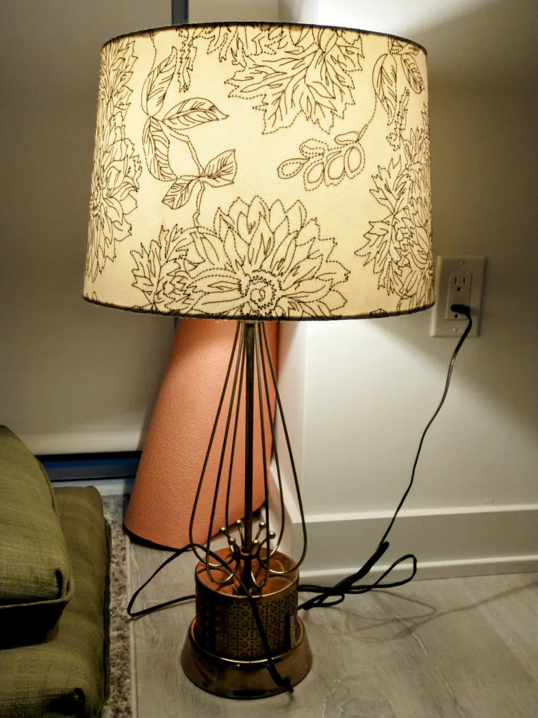 Bronze Flower Lamp [GTA] thumbnail
