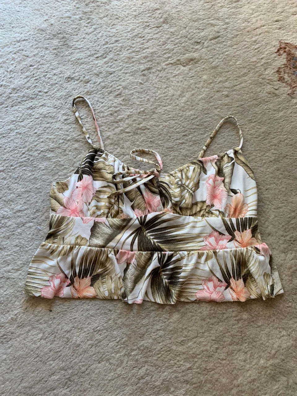 NEW Spaghetti Strap Crop Top image indicator(9)