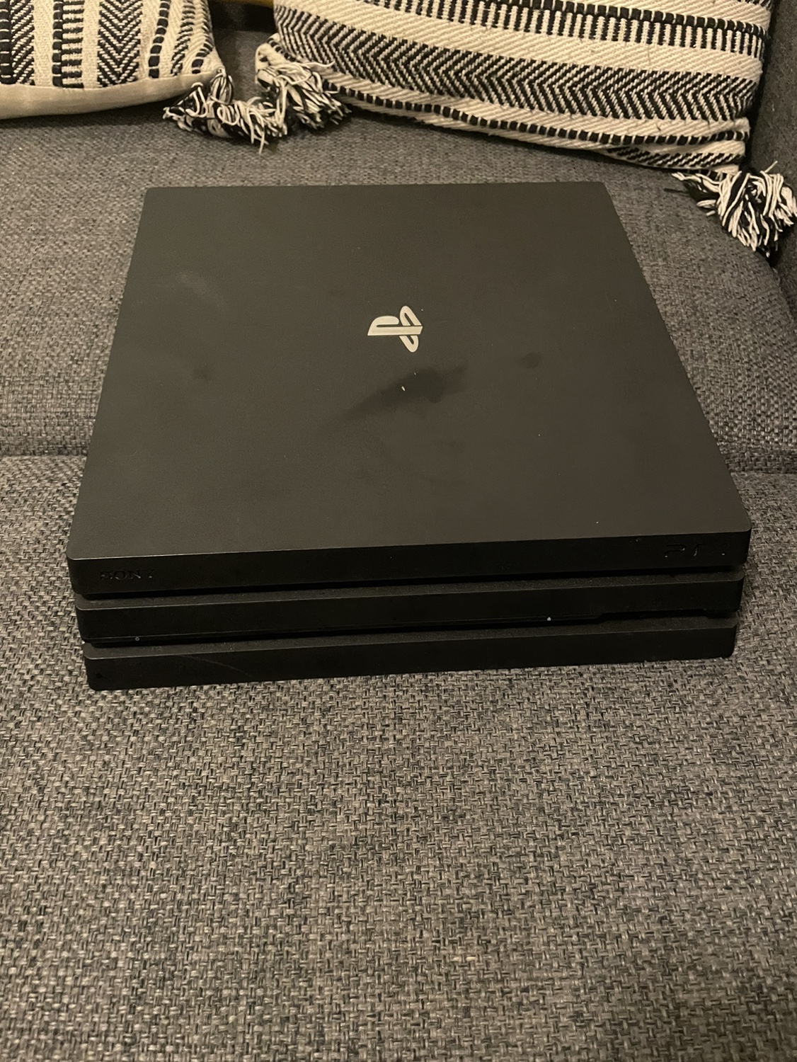 PlayStation 4 Slim with controller but not games - photo 4