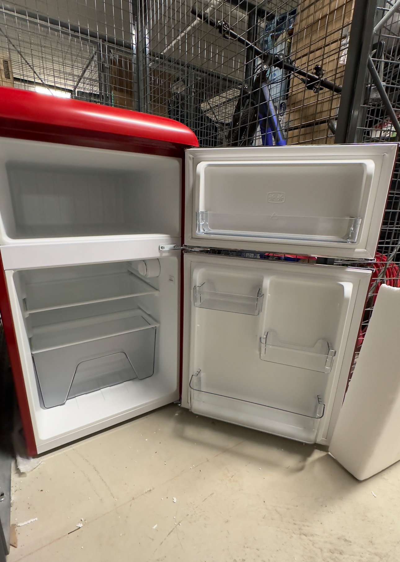 Galanze 3.1 Cu. Ft. Mini Fridge Top Freezer Bar - photo 4
