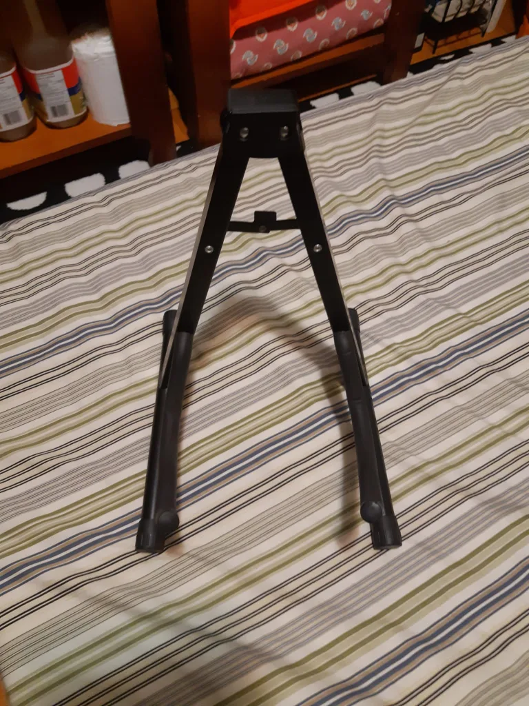 guitar stand thumbnail