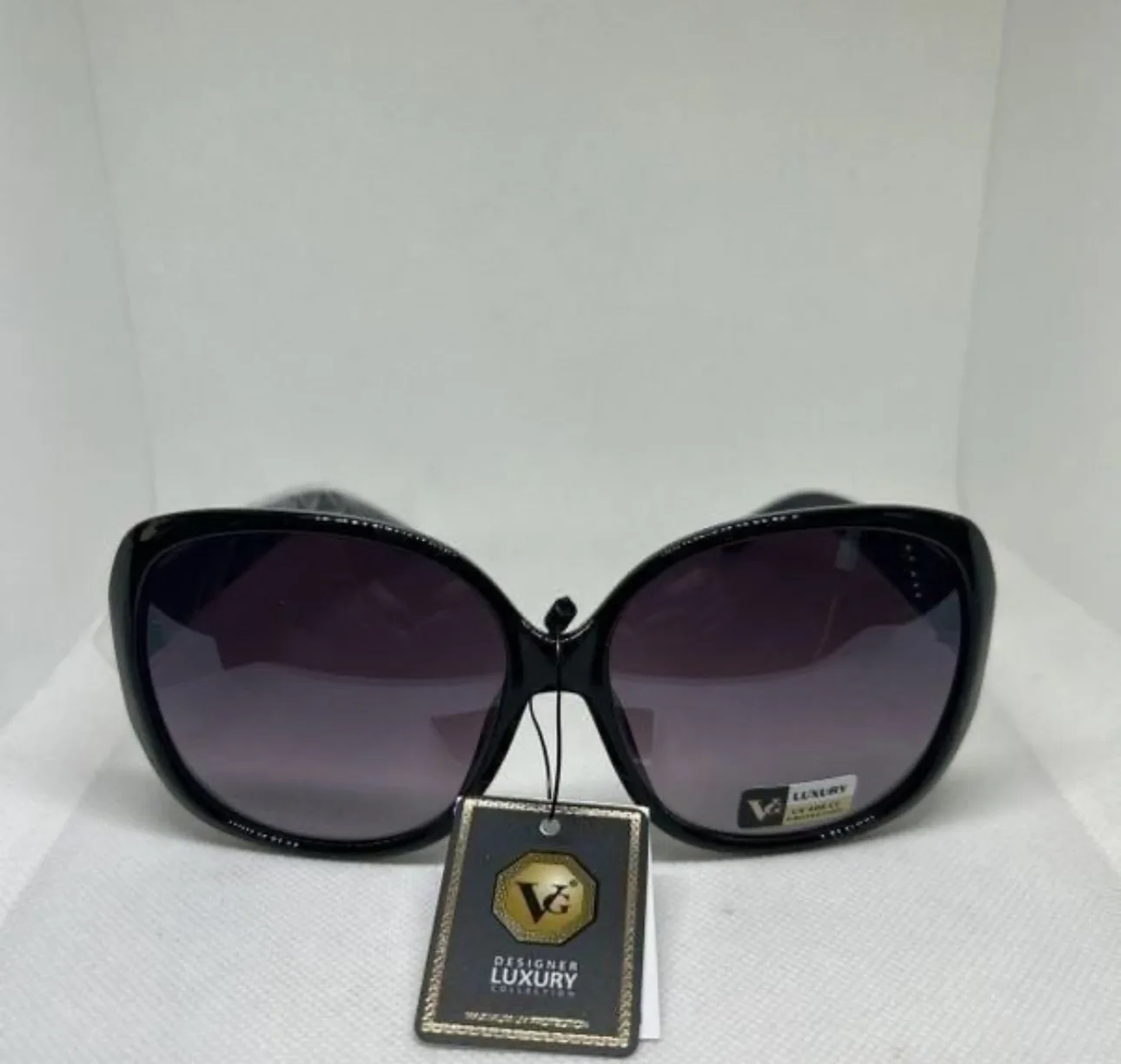 Black Sunglasses with Gold Detail thumbnail