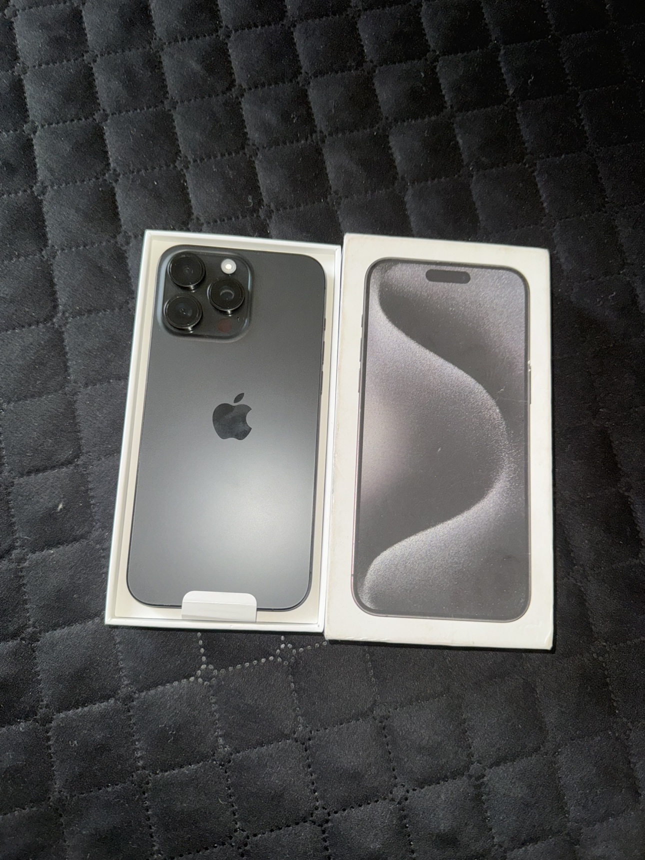 iPhone 15 Pro Max Box