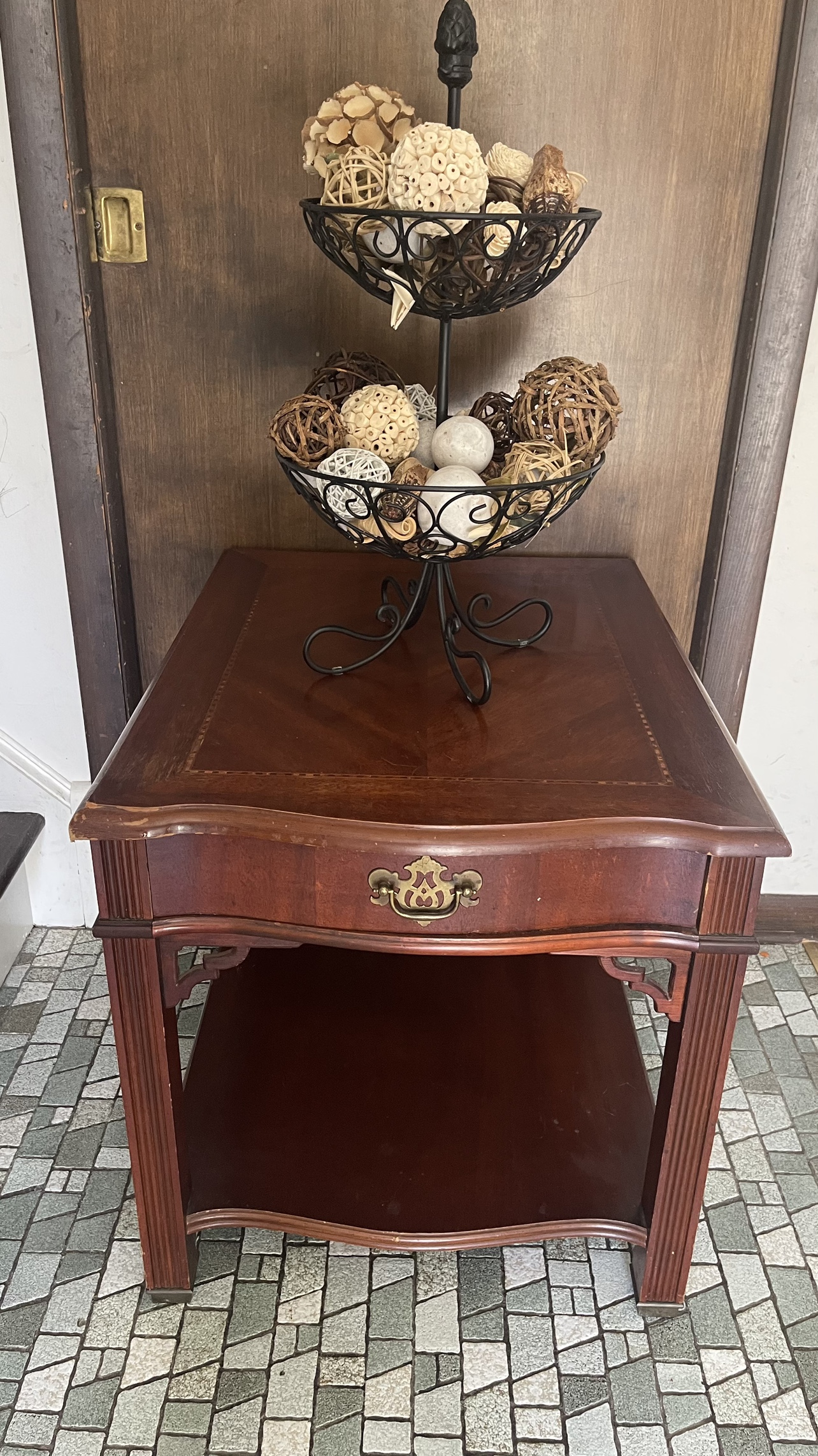 End Table with drawer Please Check more pictures condition