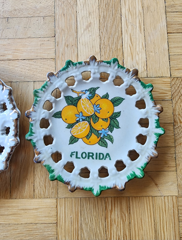 Vintage Kitsch Florida Souvenir Plates - photo 2