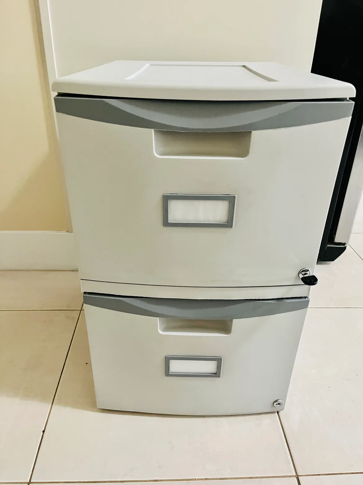 Two Drawer Plastic File Cabinet image indicator(2)