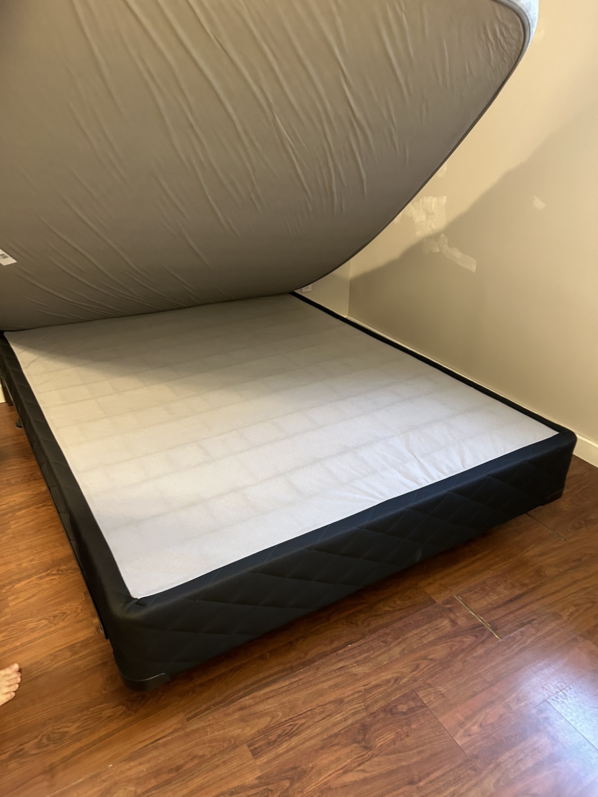 Queen Size Bed Frame with Headboard - photo 2