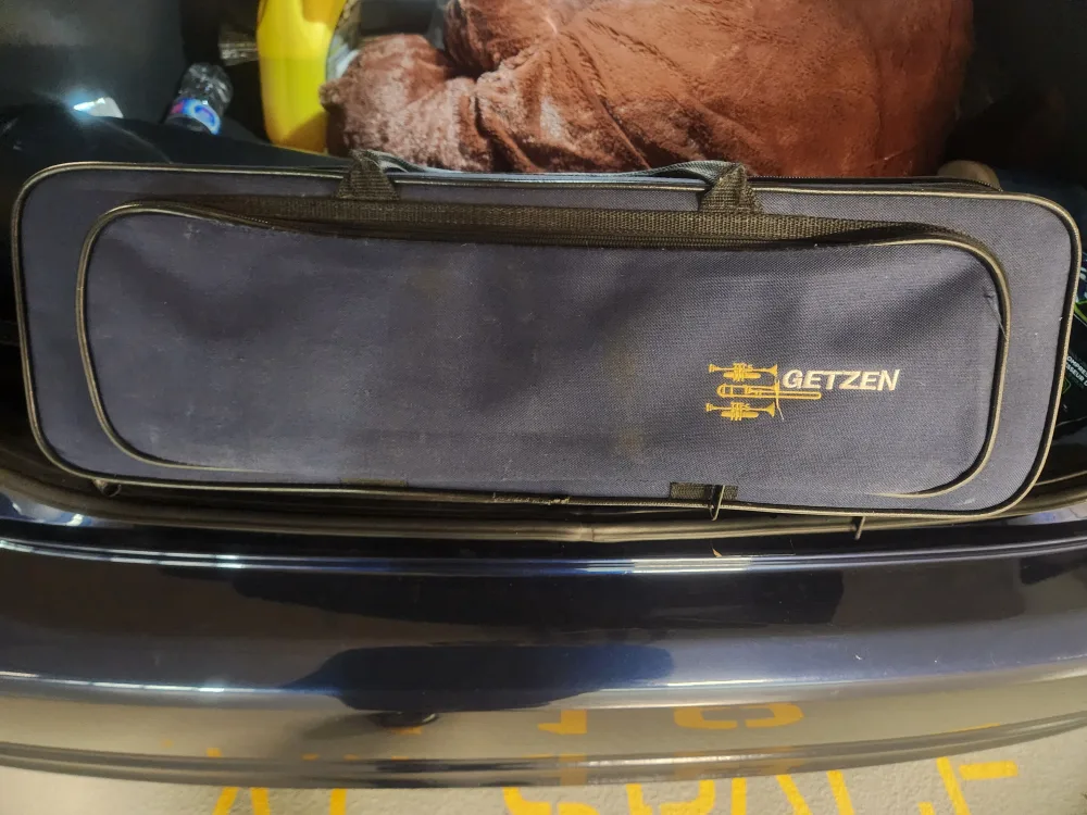 Trumpet with Case, beginner,  high school band image indicator(4)