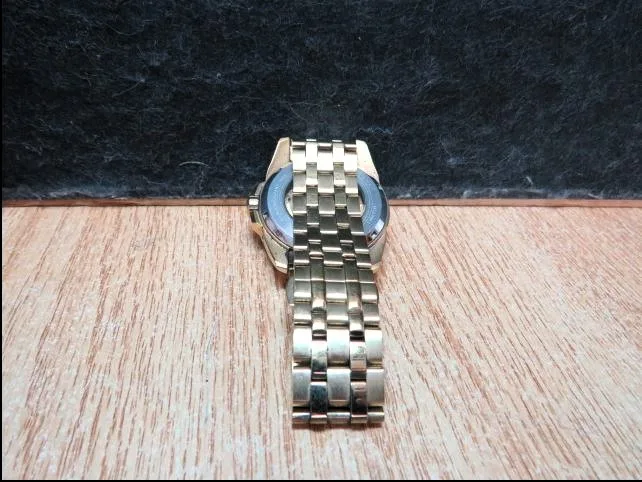 For Sale: Men's Bulova Automatic Watch – Excellent Condition image indicator(3)