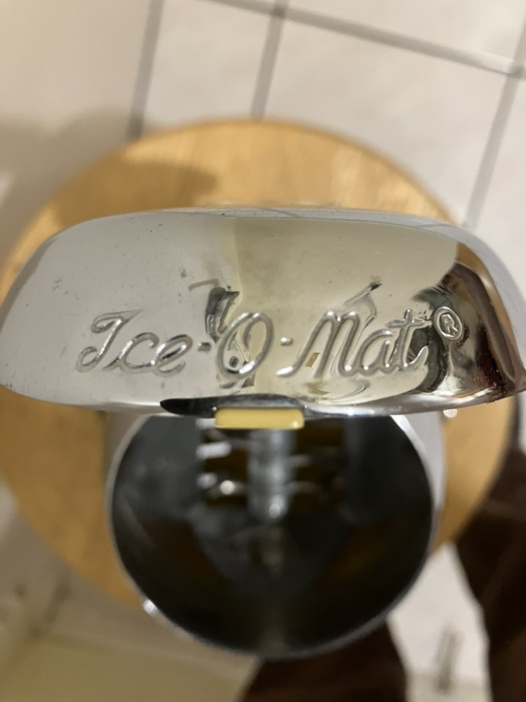 Vintage Ice-O-Mat Ice Crusher - photo 2