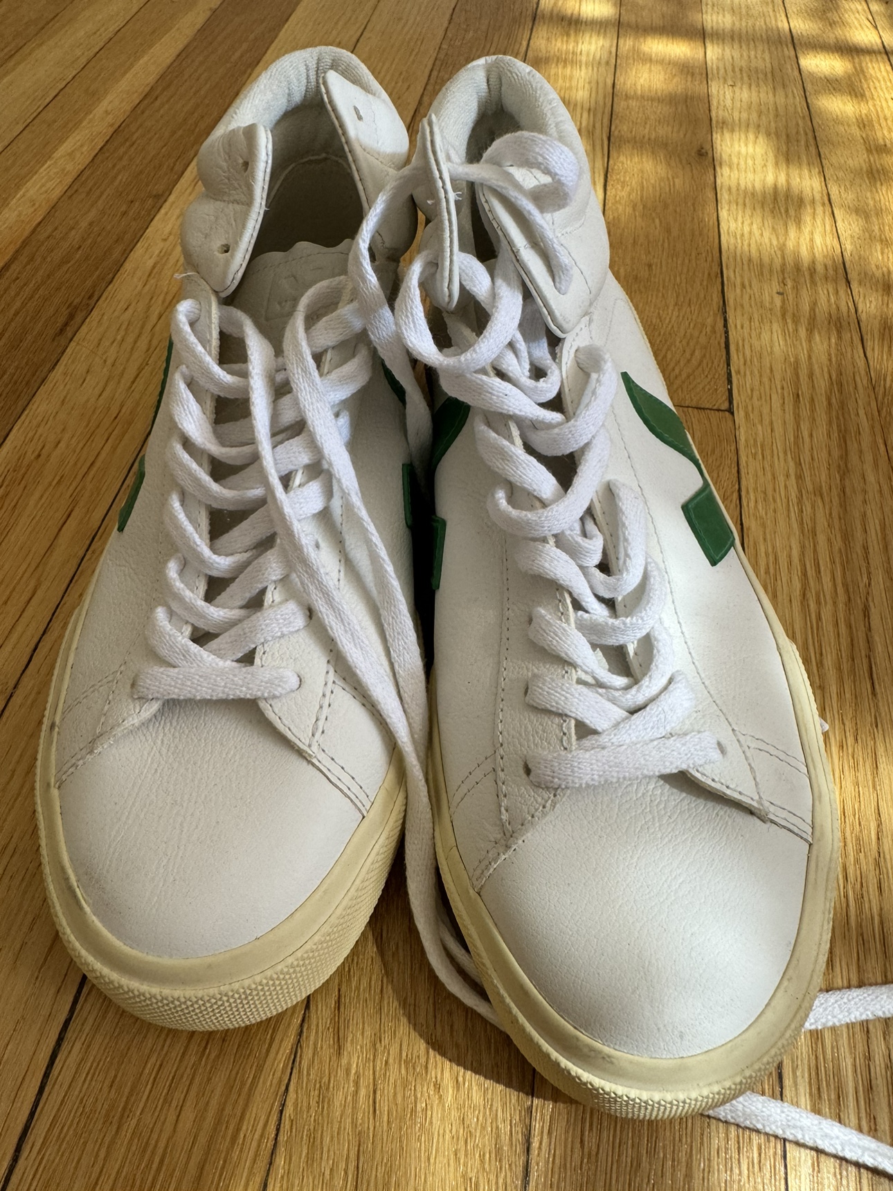 VEJA hi-tops, NEVER WORN - men size 8.5 - photo 2