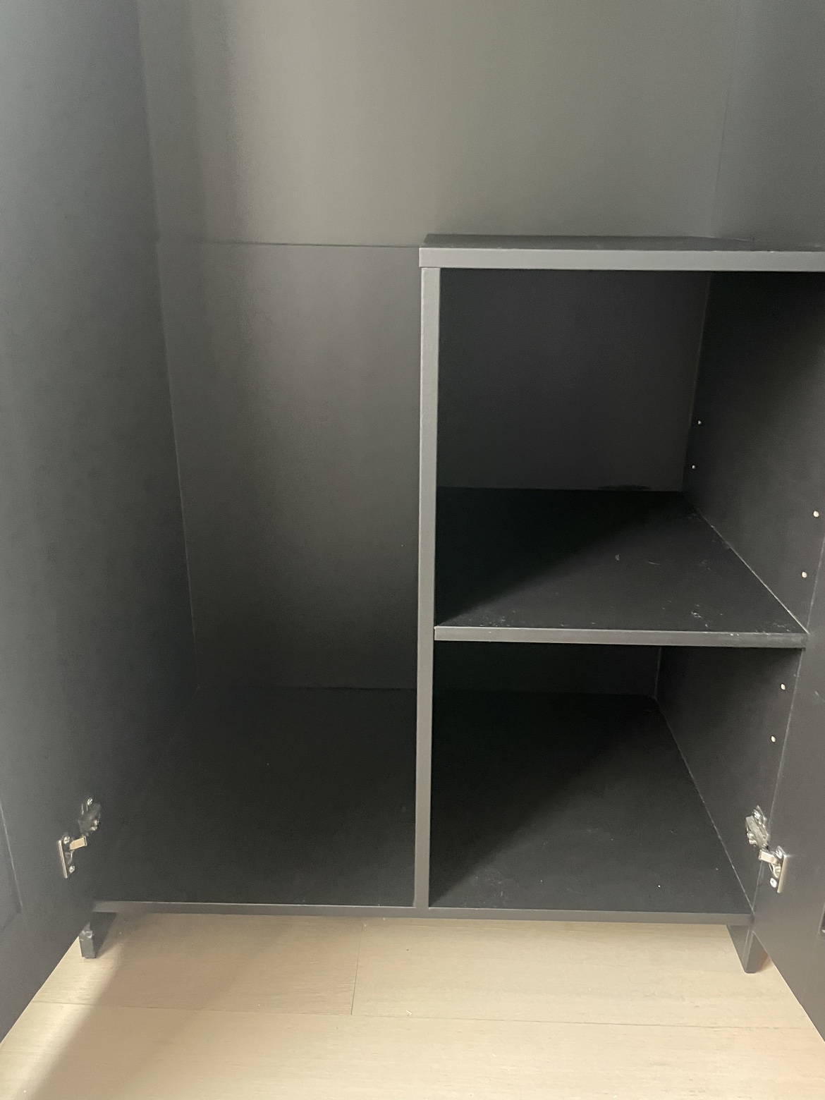 Black Wardrobe - photo 3