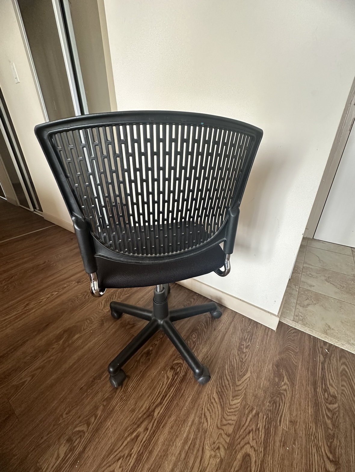 Office Chair - photo 2
