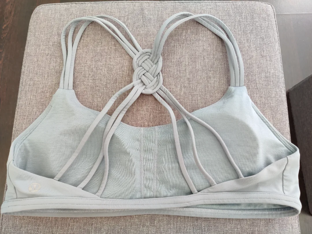 Lululemon Free To Be Bra Size 8 image indicator(2)