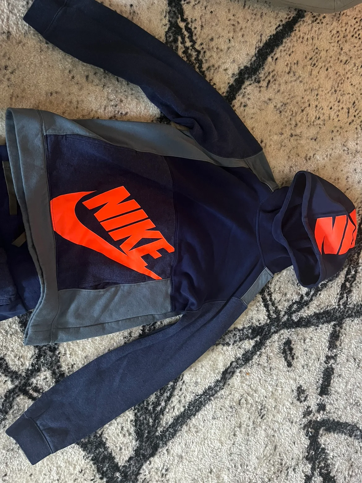 Nike Boys'  Set image indicator(4)