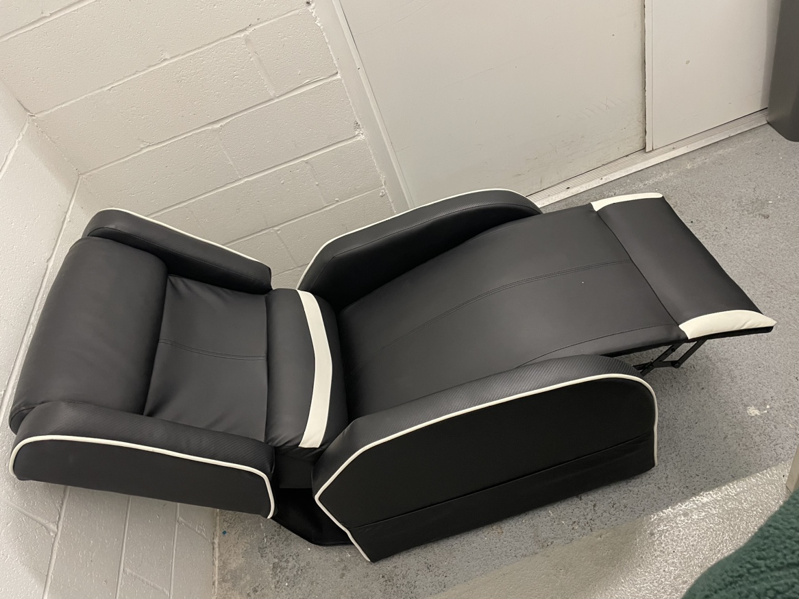 Black and White Recliner - photo 2