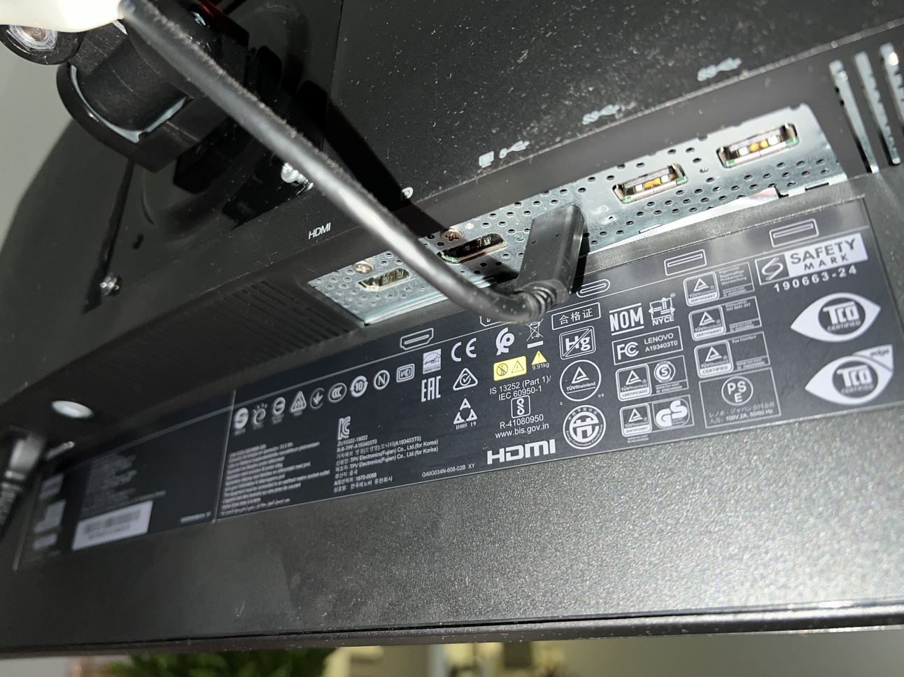 Lenovo ThinkVision 34" Curved Monitor - photo 3