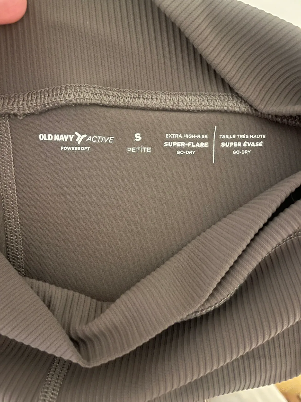 Old Navy Active Powersoft Super-Flare Leggings image indicator(3)