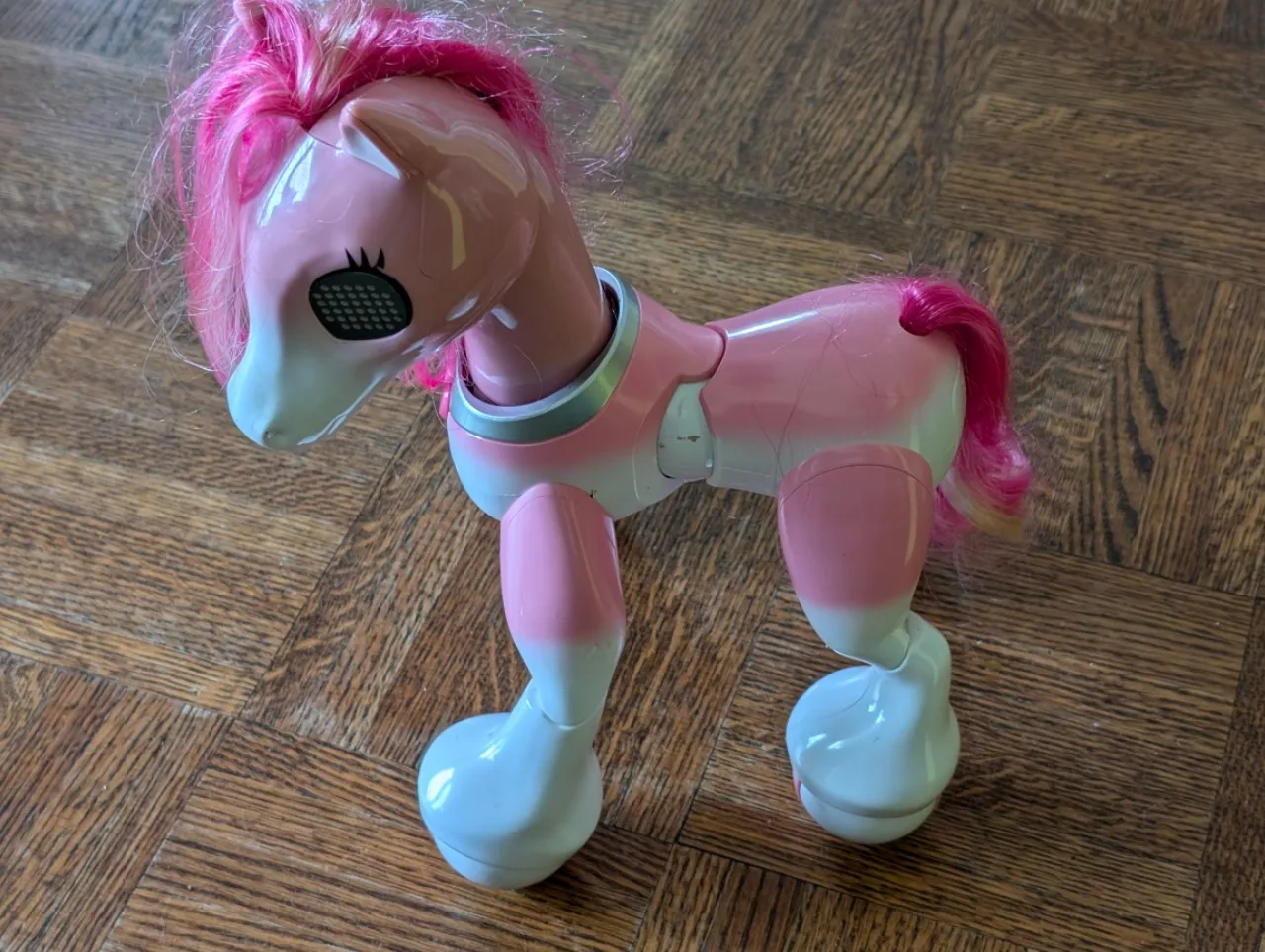 zoomer Pink Interactive Pony Toy image indicator(2)