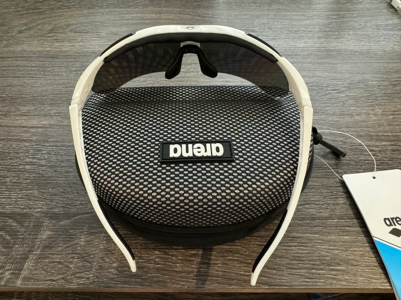 Arena outdoor sunglasses image indicator(4)