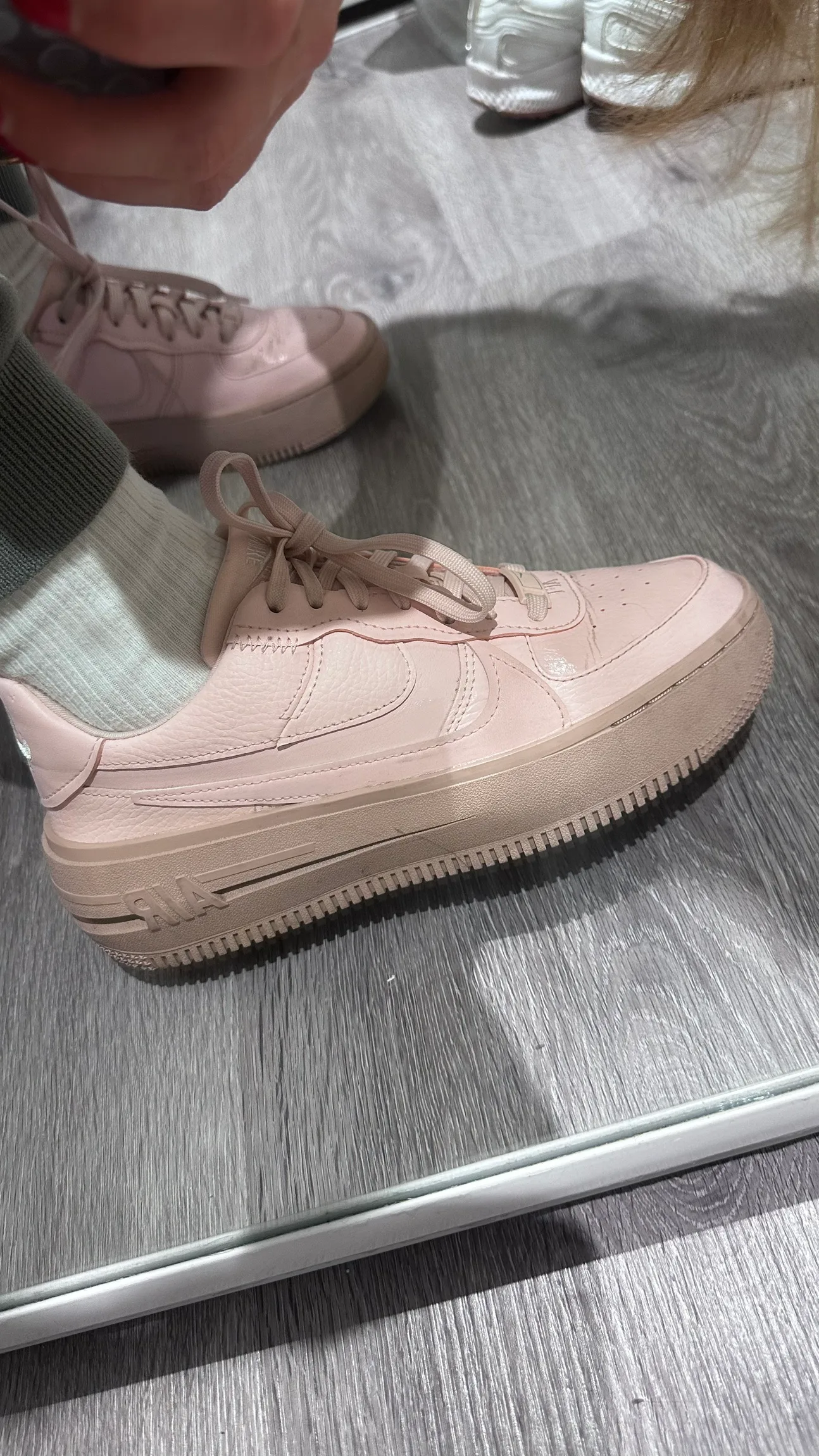 Nike Air Force 1 Sage Low image indicator(3)