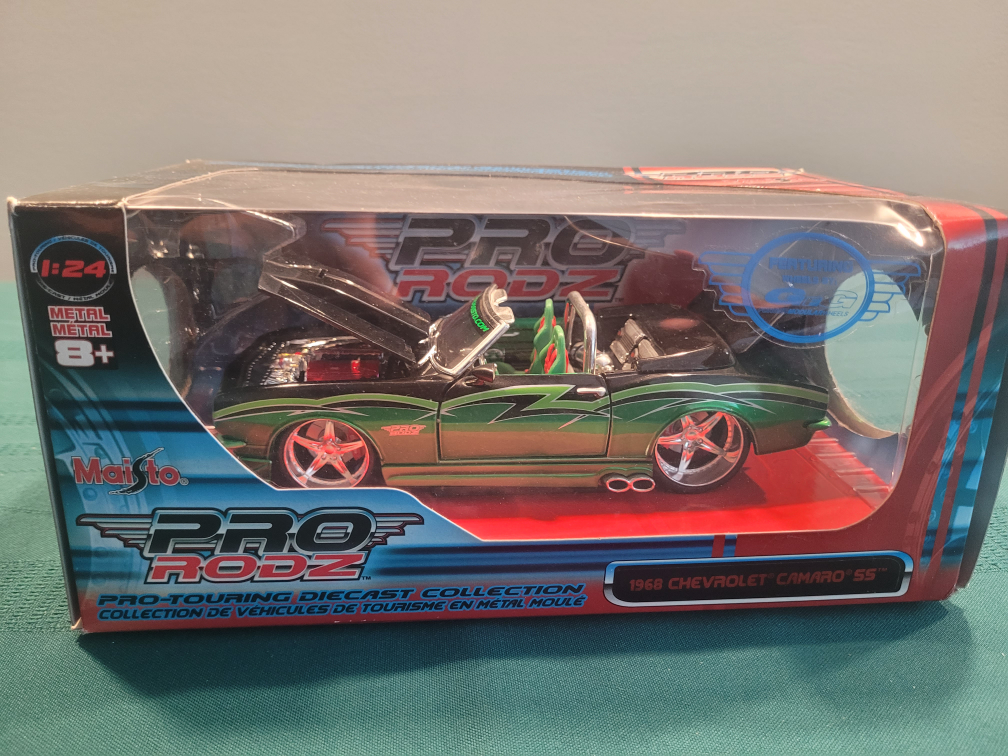 Maisto Pro Rodz 1:24 Scale 1968 Chevrolet Camaro SS