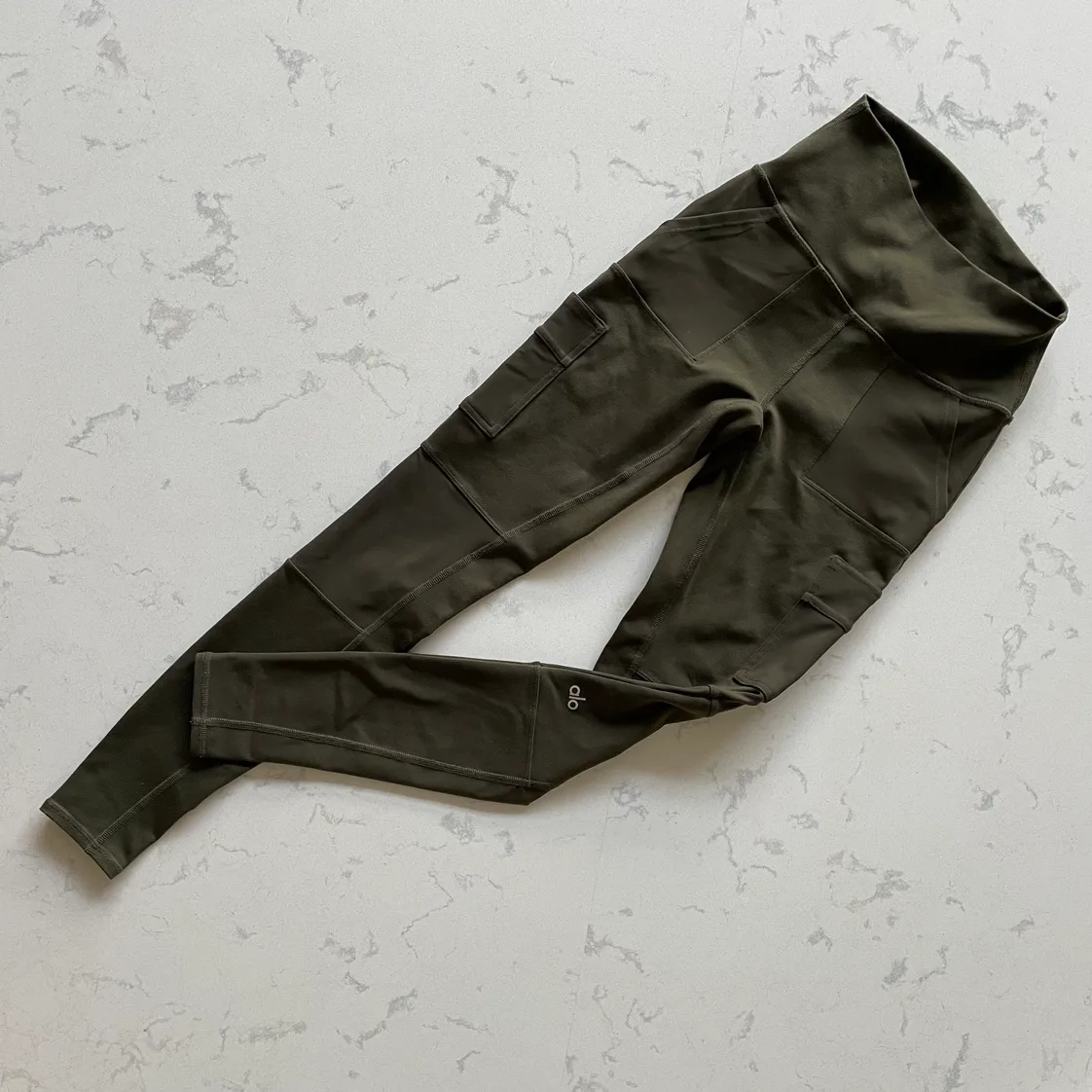 Alo High Waist Legging with 4 Pockets, good condition, XXS thumbnail
