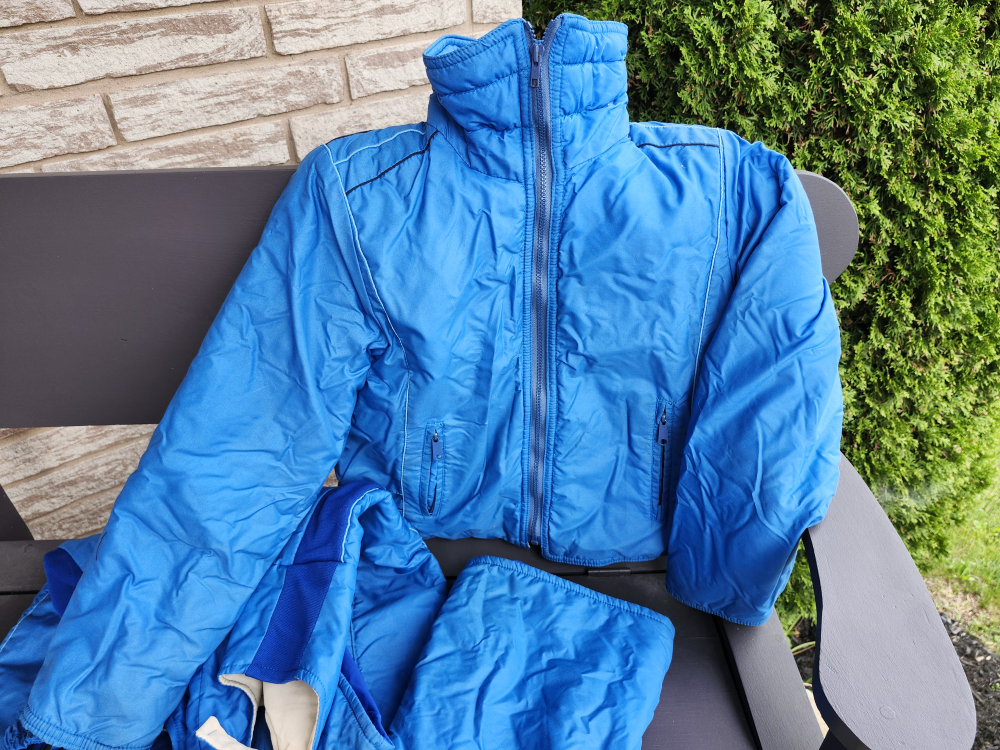 Ski suit that fits ladies size small IMO. - photo 2