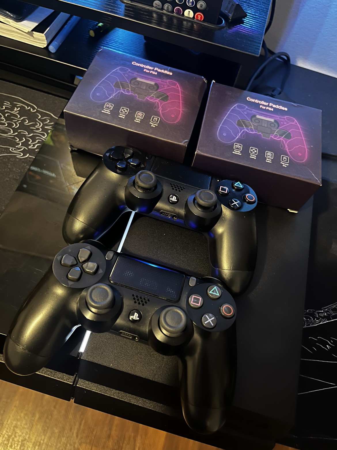 PlayStation 4 with 2 Controllers (READ DESCRIPTION) - photo 3