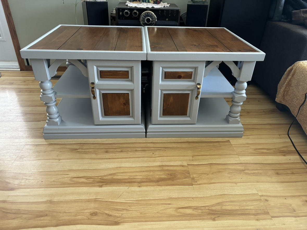 Pair of End Tables - photo 2