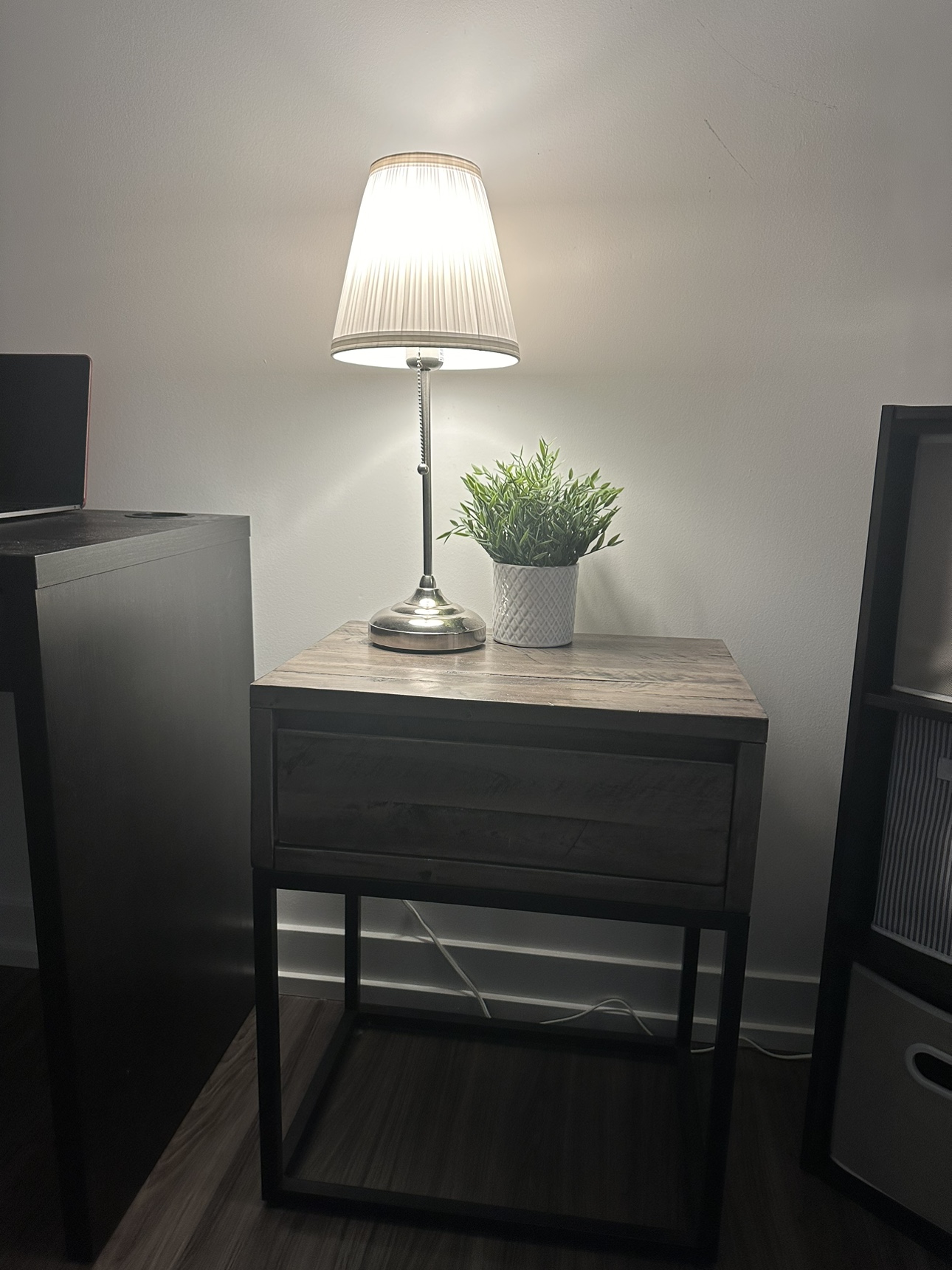 Nightstand - photo 2