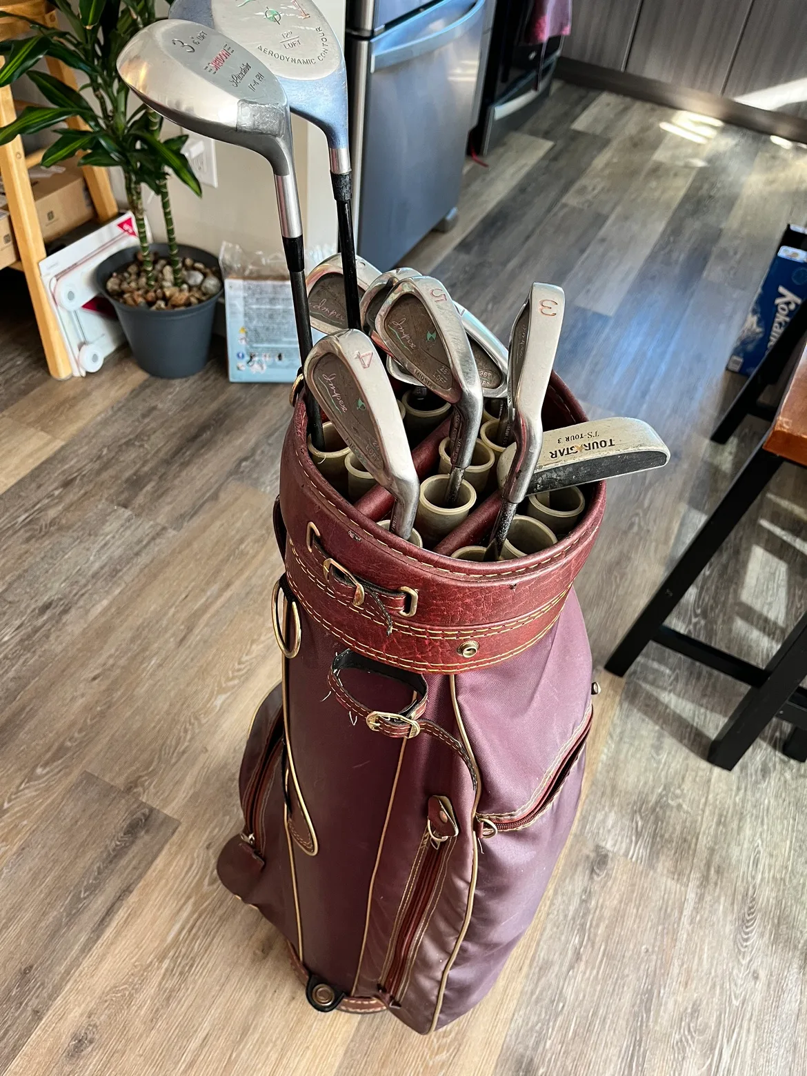 Set of Golf Clubs thumbnail