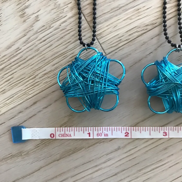 Wire pendant necklace bundle + accessories image indicator(6)