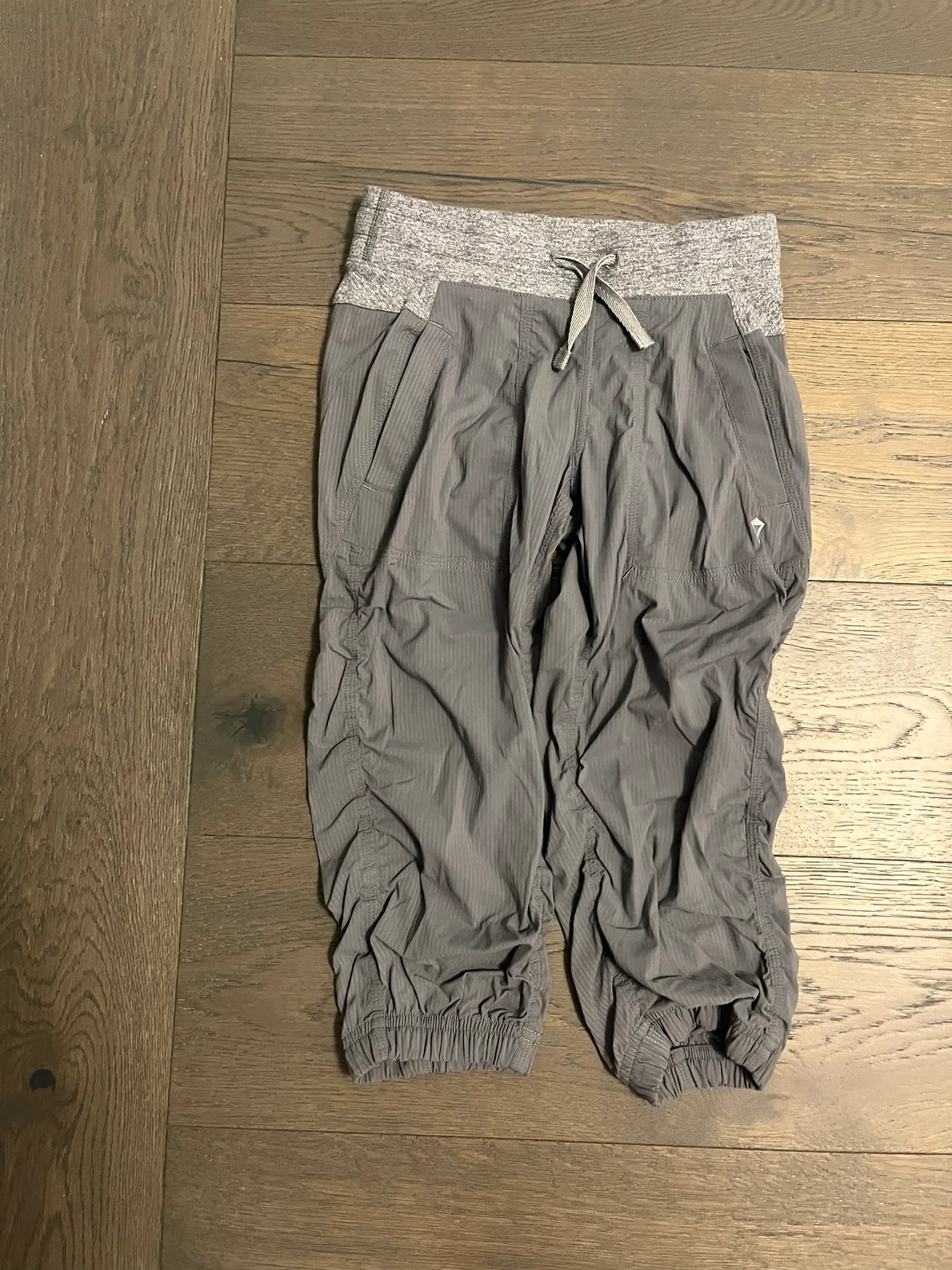 Ivivva by Lululemon gray girls studio sz 8 $49 each new image indicator(3)