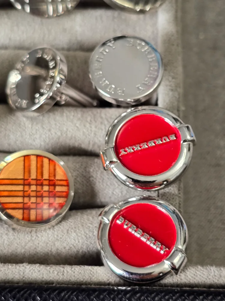 Burberry cufflinks image indicator(4)