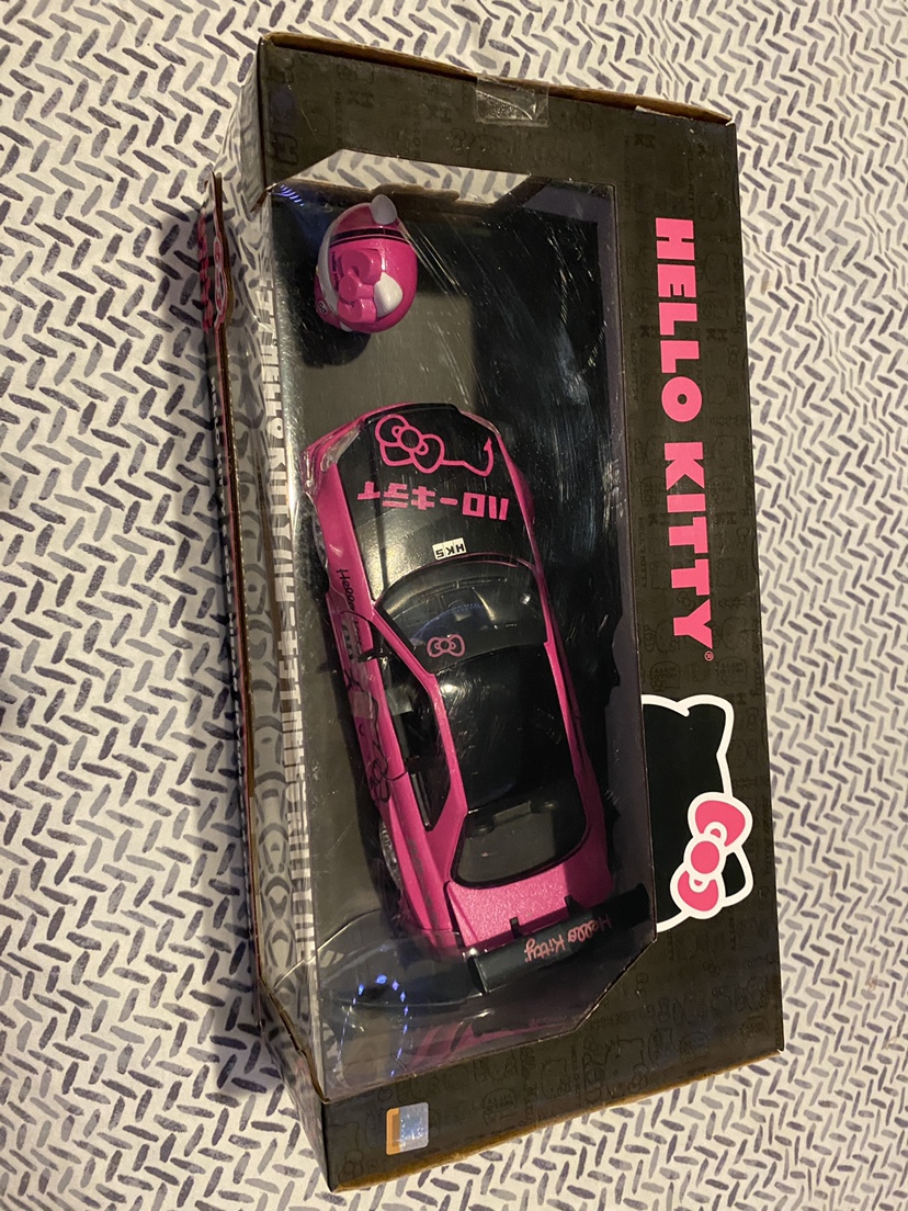 Hello Kitty & Nissan Skyline GT-R - photo 3