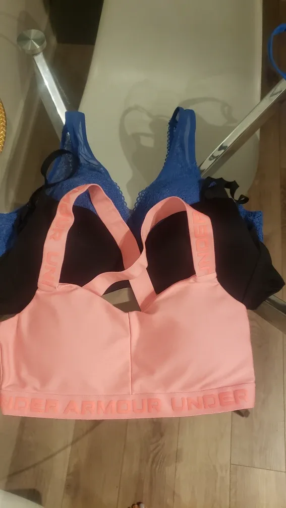 Under Armour Sports Bra thumbnail