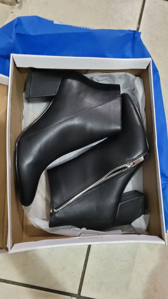 Black Ankle Boots thumbnail