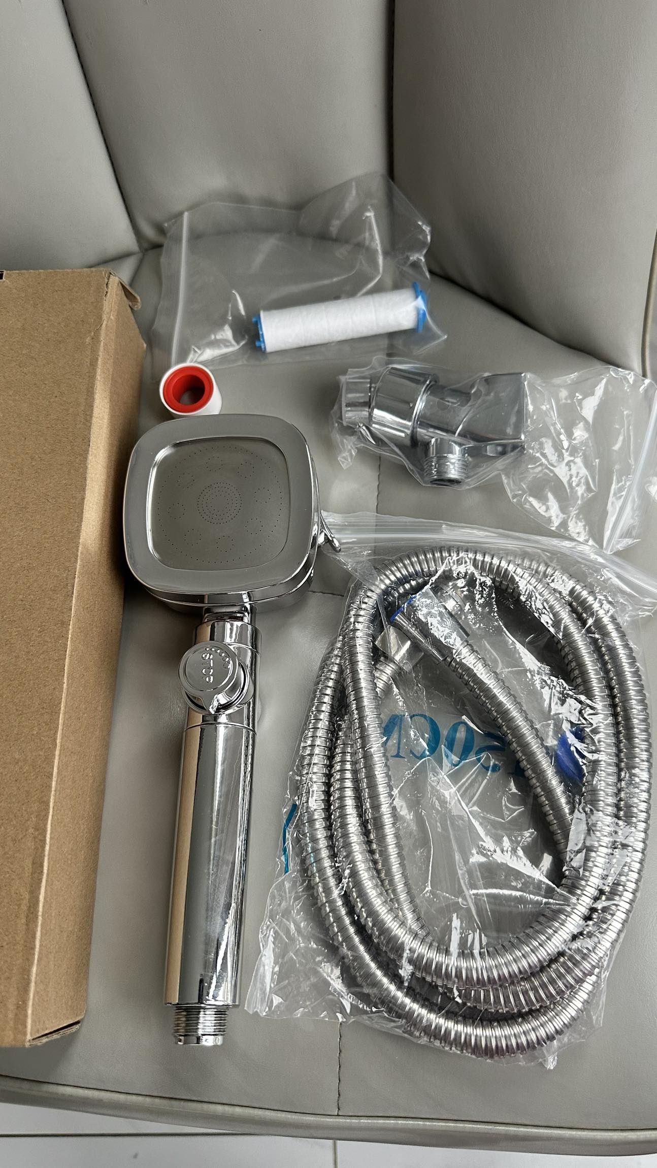 New*  4 spray modes showerhead - photo 4