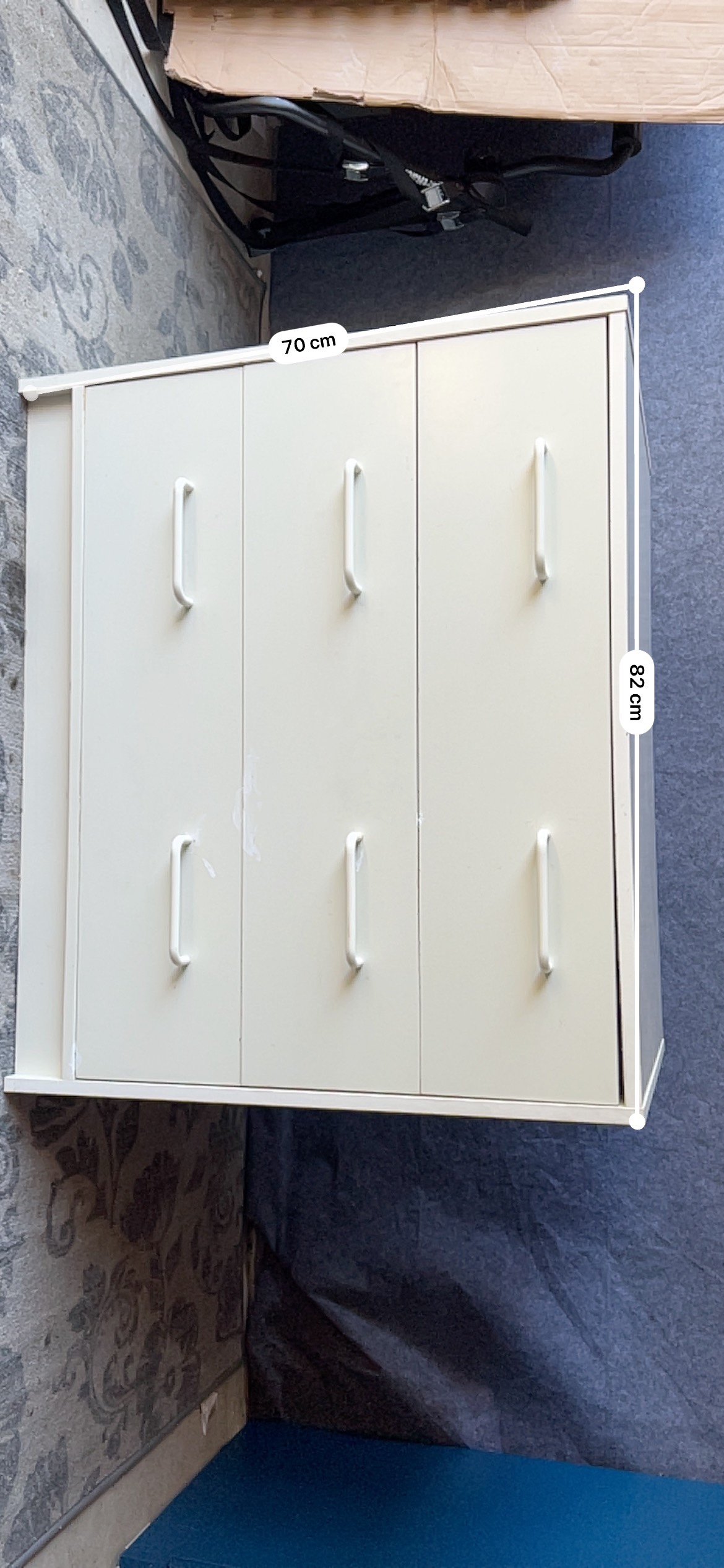 White Three Drawer Dresser - photo 2