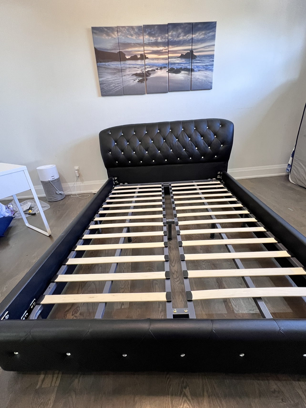 Queen Size Black Leather Bed Frame with Diamond Tufting - photo 5
