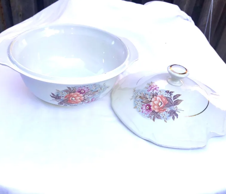 Floral Bone China Serving Bowl with Lid image indicator(9)
